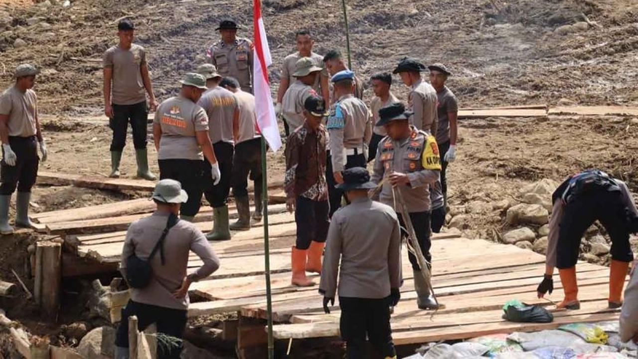 Polri Bangun Jembatan Darurat Bener Meriah, Pulihkan Akses Ekonomi Warga Terdampak Bencana