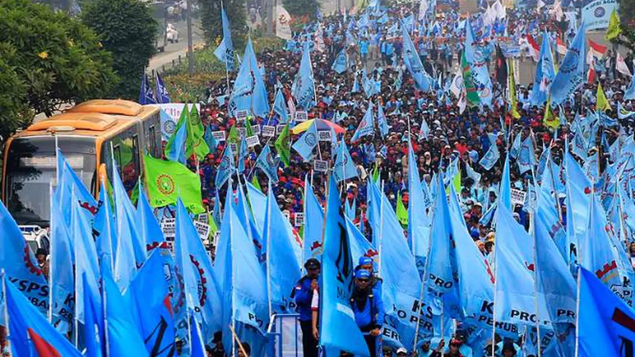 Tuntutuan Hari Buruh Internasional (May Day)