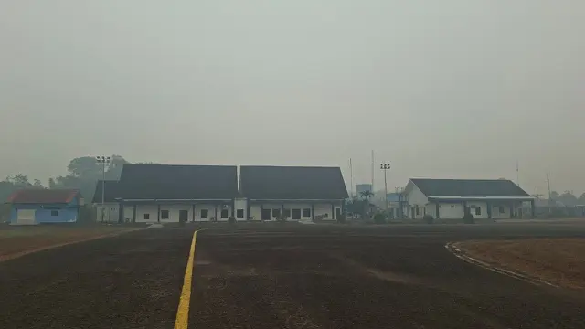 Ratusan Penerbangan Batal Imbas Asap Karhutla Kalimantan