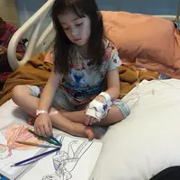 Mikhaela Lee Jowono (Instagram @nafaurbach)