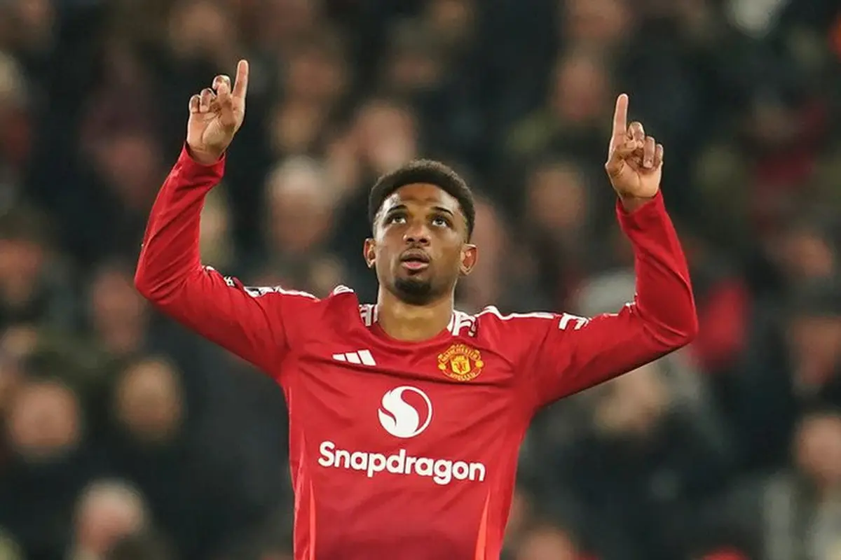 Selebrasi Amad Diallo dalam laga Premier League antara Manchester United vs Southampton, Jumat (17/1/2025). (c) AP Photo/Dave Thompson