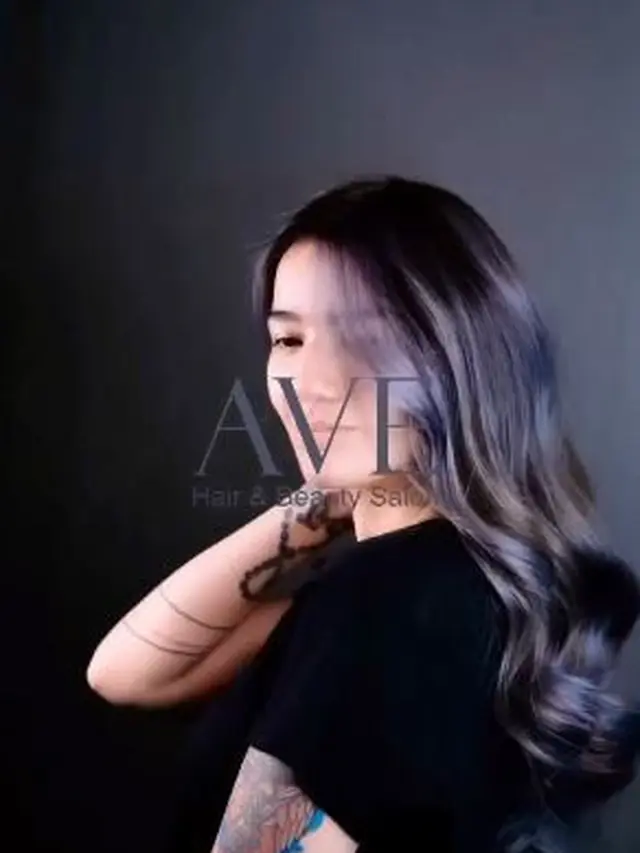 6 Potret Terbaru Sheila Marcia dengan Rambut Silver, Banjir Pujian