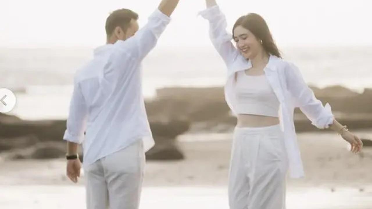 Rangkuman Foto Prewed Berkonsep Outdoor ala Febby Rastanty