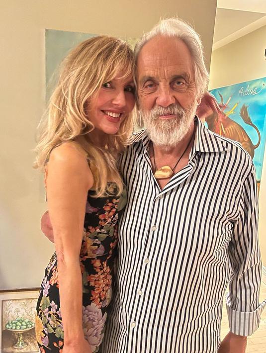 Kedua mertua Rahma Azhari, Tommy Chong dan Shelby Chong. (Instagram @funnyshelby)