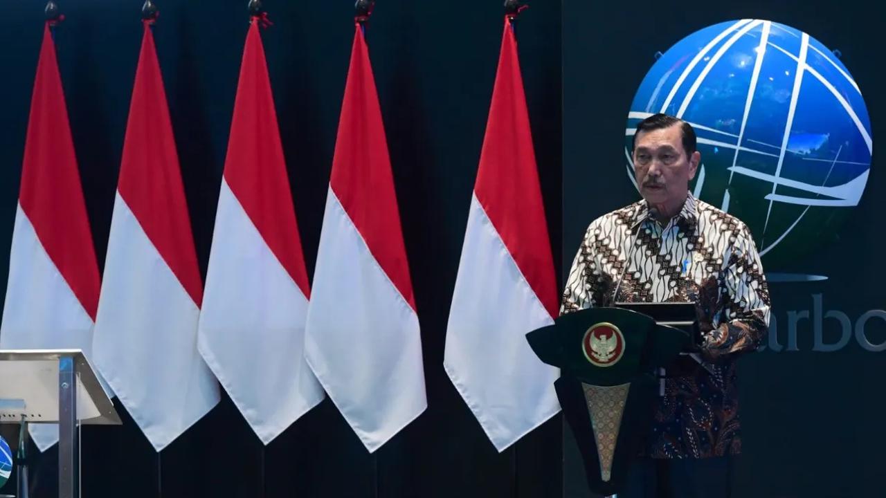 "Pertumbuhan ekonomi kita rata-rata 5 persen dalam beberapa tahun ini. Dan kita berpikir dan berencana tahun 2026-2027 bisa tumbuh 6 persen," ujar Luhut.&nbsp;
