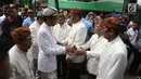 Presiden Joko Widodo (Jokowi) bertemu dengan Paguyuban Pasundan di kota Bandung,  Minggu (11/11). Dalam pertemuan itu, Jokowi diberi gelar Pinisepuh sebagai penghormatan atas pengabdian penuh yang berjasa ke negara dan bangsa. (Liputan6.com/Angga Yuniar)