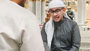 Ruben Onsu Belajar Al-Qur'an di Madinah, Dibimbing Ustaz Setiap Hari