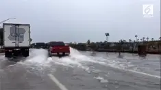 Texas berada dalam peringatan banjir bandang, Senin (3/9), seluruh penduduk Texas Tenggara dihimbau untuk bersiap dengan hujan lebat yang memungkinkan terjadinya banjir bandang.