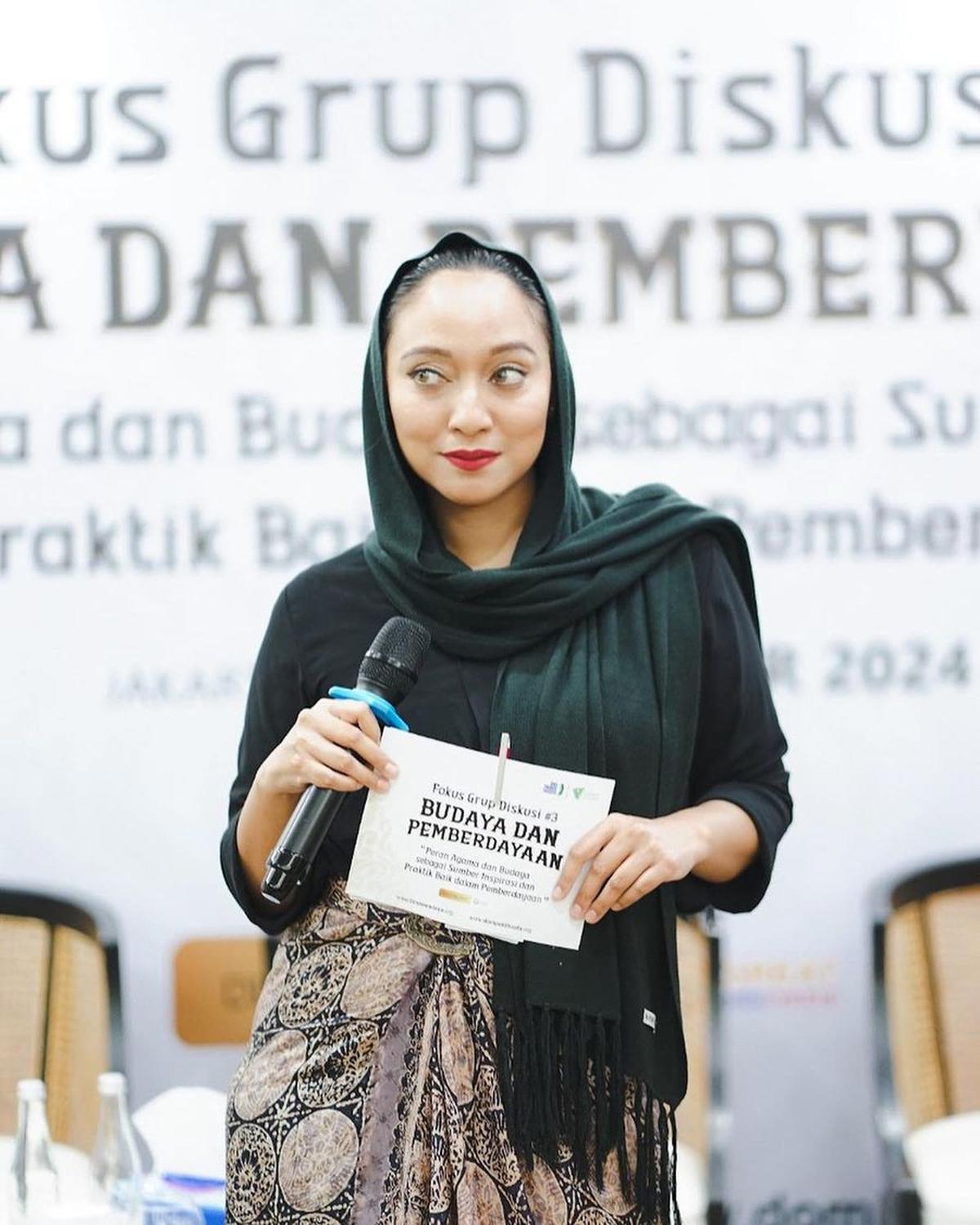 Bella Fawzi Pidato di Kedutaan Uzbekistan Gantikan Mendiang Marissa Haque