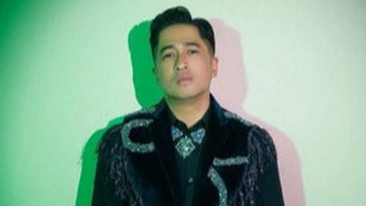 Cara Ekstrem Irfan Hakim Uji Kekuatan Aquarium Gantung Sebelum Dihuni Ikan Hiu, Bikig Deg-degan