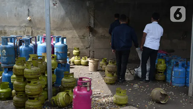 Polisi Gerebek Tempat Pengoplos Gas Bersubsidi di Jakarta Barat