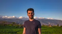 Josh Holmes Ungkap Kisah Romantis di Balik Lagu Last First Kiss, Baru Rampung Setelah Bertemu Kekasih