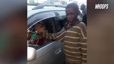 Seorang pengemis di Kenya menjadi sorotan netizen 