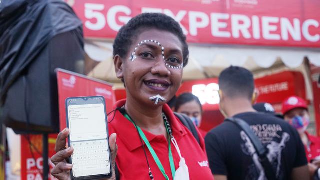 <span>Telkomsel menghadirkan pengalaman 5G di PON XX Papua 2021. (Foto: Corpcom Telkomsel).</span>