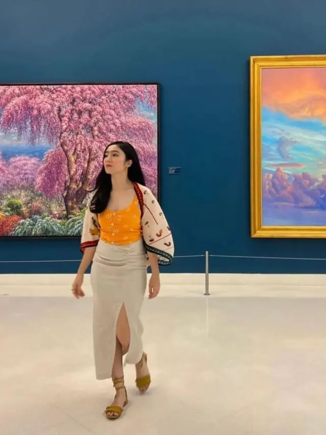 6 Gaya Febby Rastanty Liburan di Thailand, Stylish Pakai Kebaya hingga Batik Jumputan