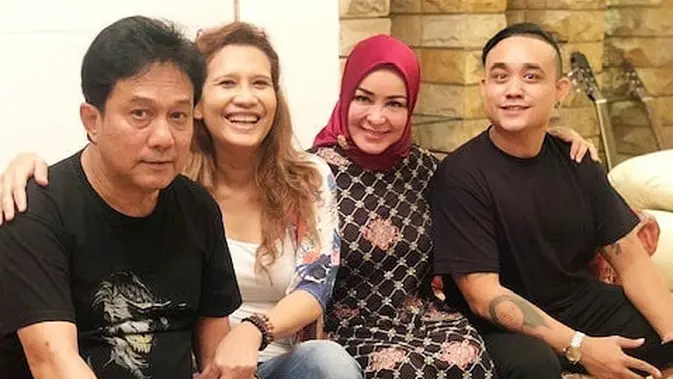 27 Tahun Cerai Chintami Atmanegara Rukun Dengan Istri Mantan Suaminya Entertainment Fimela Com