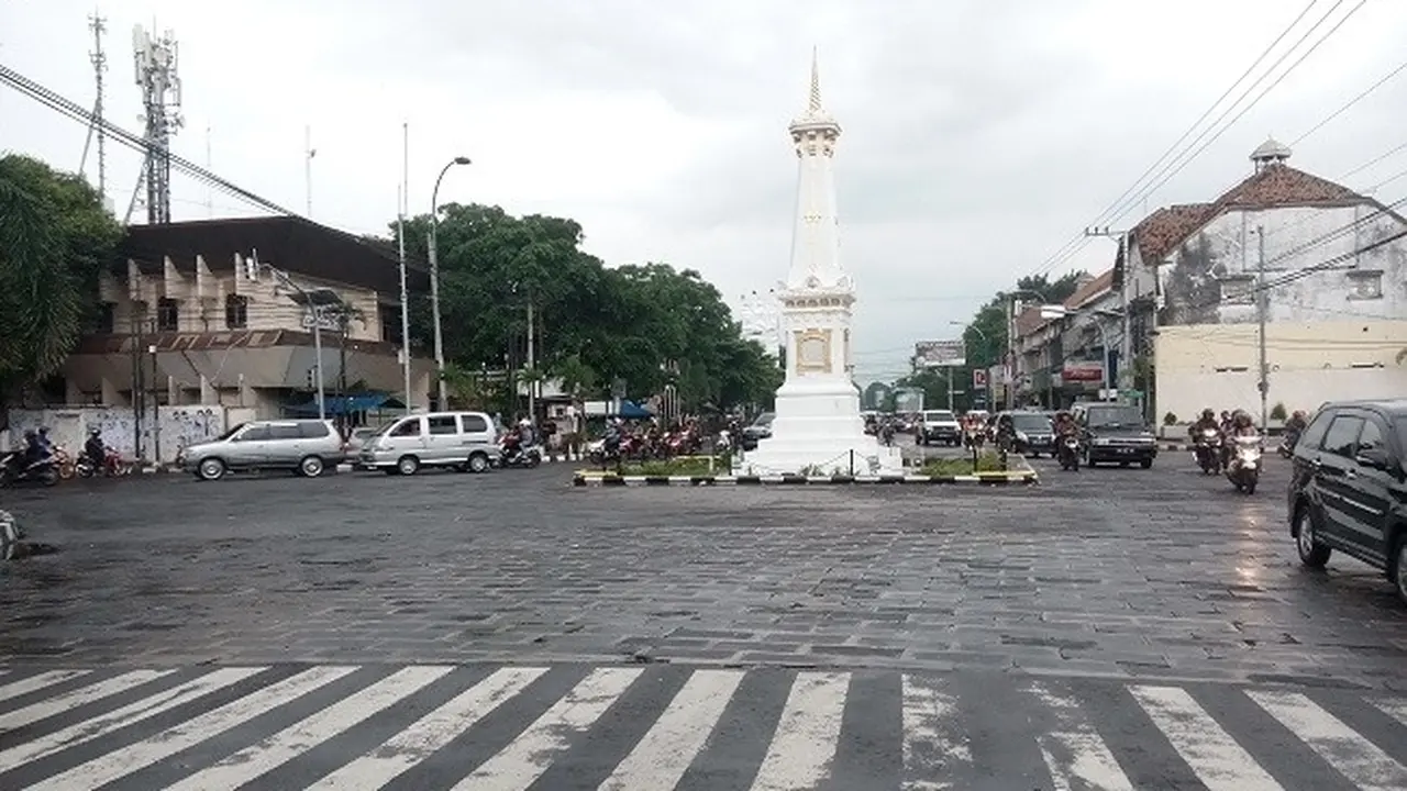Bus Wisata di Yogya Dilarang Parkir Pinggir Jalan