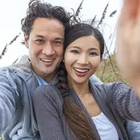 ilustrasi pasangan cinta/Darren Baker/Shutterstock