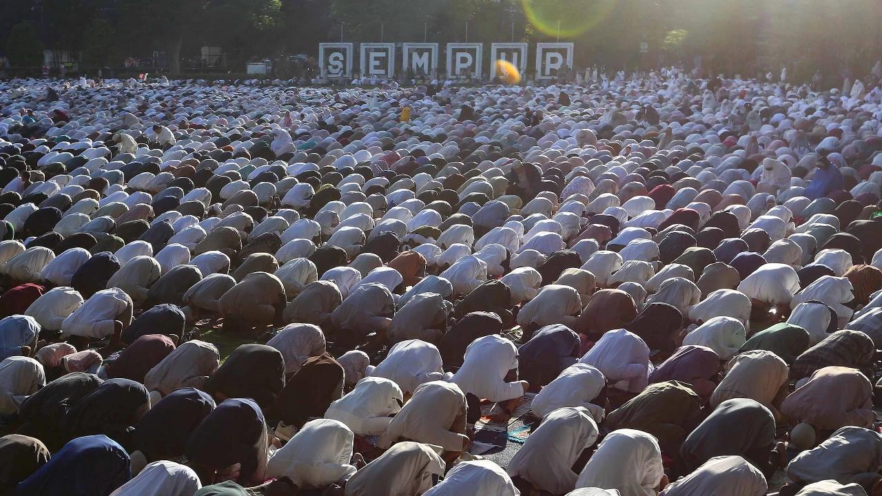 FOTO: Ribuan Jemaah Muhammadiyah Salat Idul Fitri di Bogor