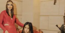 Mikhayla kian beranjak dewasa. Gaya fashionnya sangat seru dan eksploratif, menampilkan kepribadiannya yang begitu seru. [Foto: Instagram/ Nia Ramadhani]