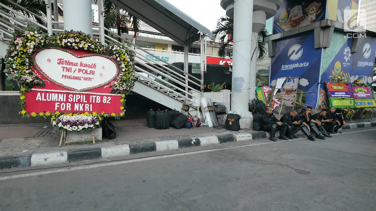Karangan Bunga di Bawaslu