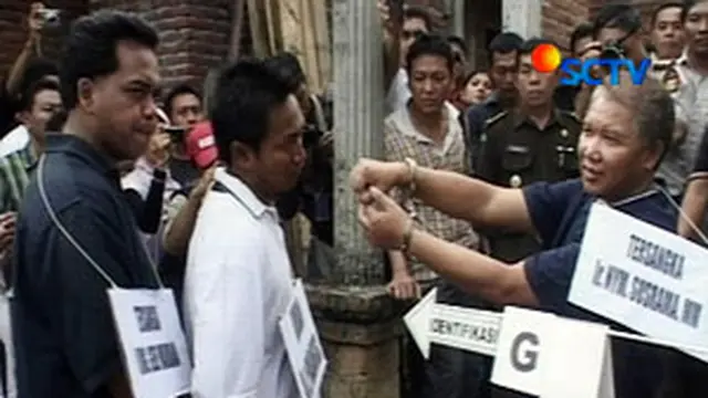 Pra-rekonstruksi kasus pembunuhan wartawan Radar Bali, Anak Agung Prabangsa. Adik Bupati Bangli, I Nyoman Susrama diduga menjadi dalang pembunuhan.