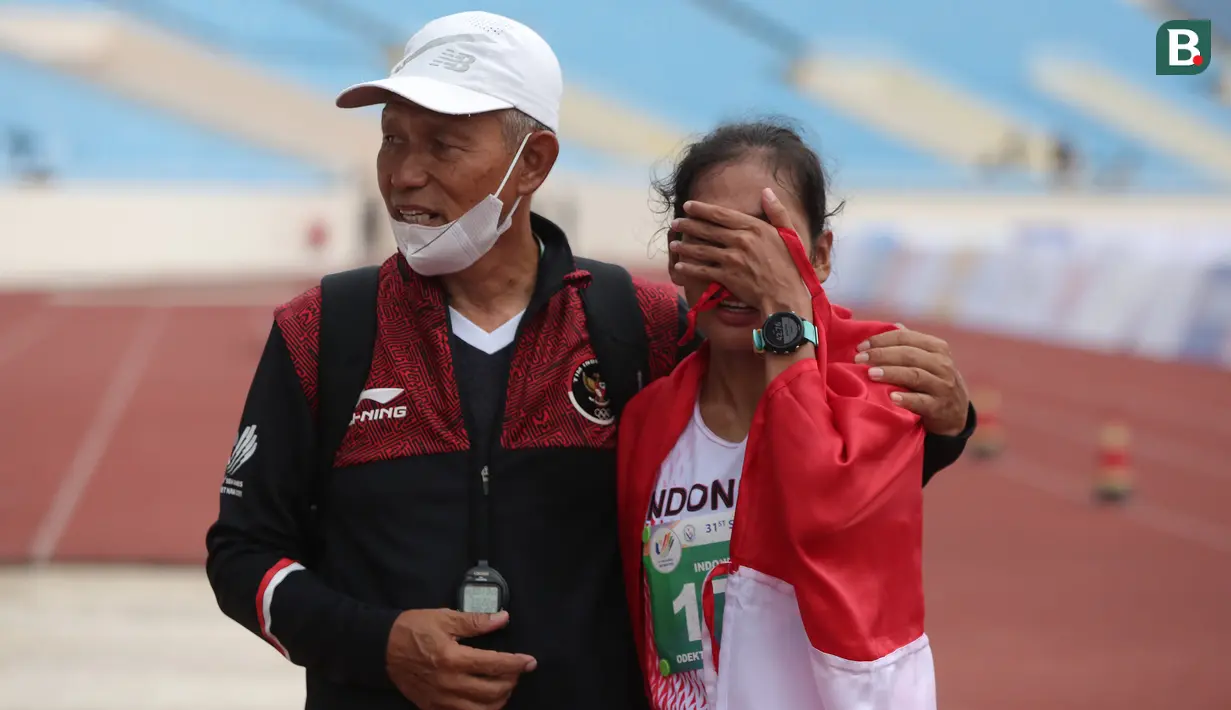 Hingga akhirnya ia hanya mampu membawa pulang 1 medali perunggu di SEA Games 2019 Filipina dari nomor lari 10.000 meter putri. (Bola.com/Ikhwan Yanuar)
