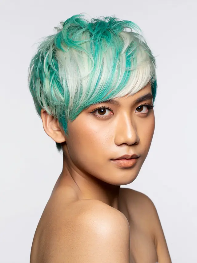 Model Cat Rambut Wanita Pendek