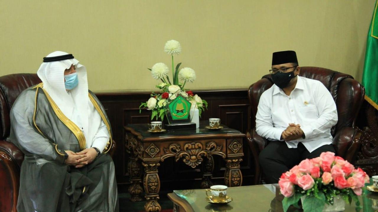 Menag Yaqut Cholil Qoumas bertemu Dubes Arab Saudi Esam Abid Althagafi  di Kantor Kementerian Agama, Jakarta
