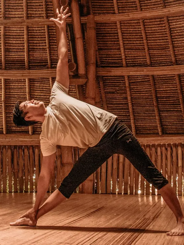 6 Potret Rommi Halley Kekasih Rohimah Alli, Seorang Instruktur Yoga
