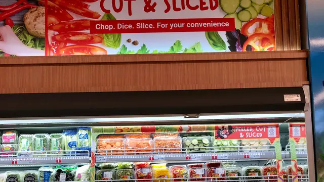 Bumbu-bumbu yang sudah dipotong diiris, dikupas