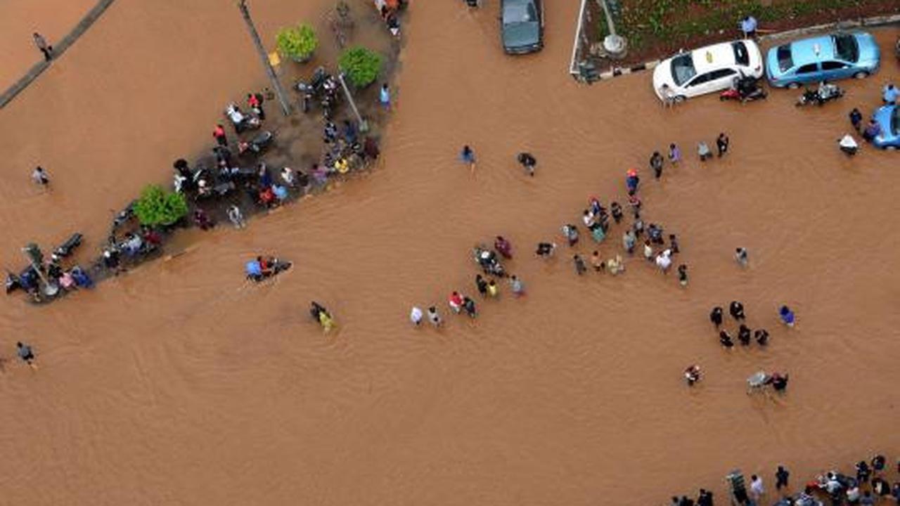 Jantung Kota Jakarta yang berubah menjadi 'sungai'