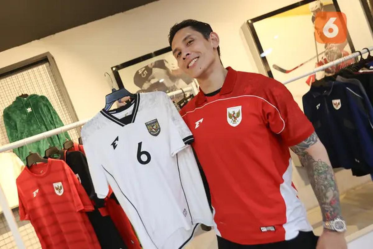 Denny Landzaat Mengagumi Jersey Anyar Timnas Indonesia: Selalu Suka yang Merah, Warna Putih Mewah Setara Real Madrid