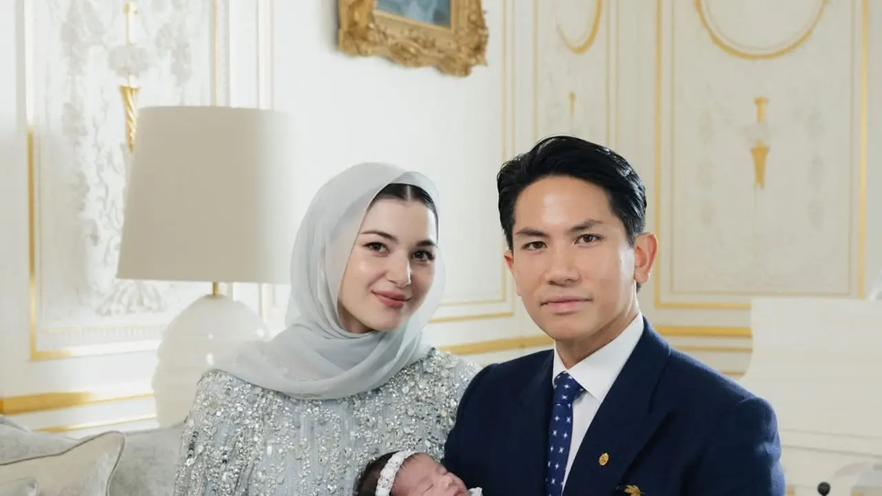 Potret Anggun Anisha Rosnah Sambut Lebaran Pertama Bersama Putri, Pakai Gaun Rancangan Desainer Andalan Kate Middleton