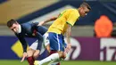Dengan berpindah kewarganegaraan, secara otomatis Aymeric Laporte dapat memperkuat Timnas Spanyol setelah sebelumnya pernah memperkuat Timnas Prancis di level yunior, mulai U-17 hingga U-21. (AFP/Jean-Francois Monier)