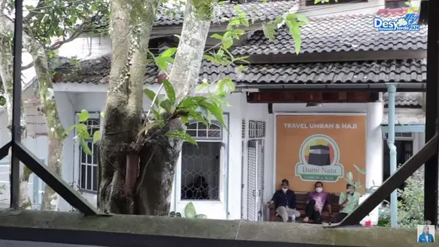 7 Potret Rumah Masa Kecil Desy Ratnasari, Aksesnya Lewat Gang Sempit