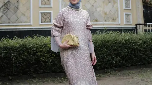 Inspirasi baju lebaran 2025 (credit: instagram/dwihandaanda)