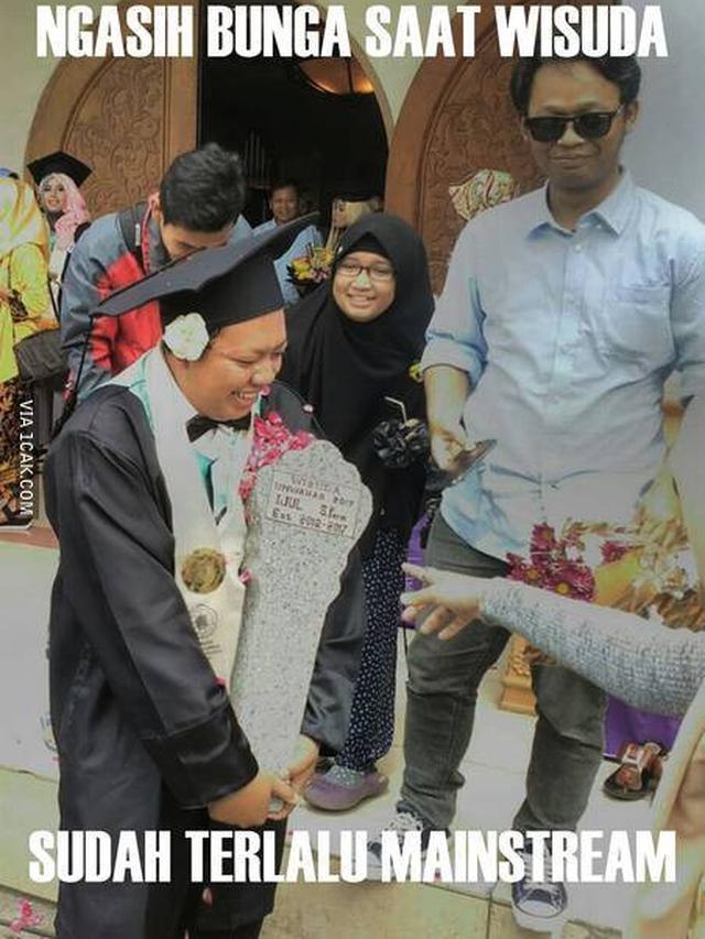 6 Hadiah Wisuda Ini Nyelenehnya Bikin Tepuk Jidat