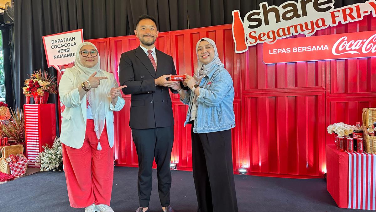 Kolaborasi Coca-Cola dan Bobby Saputra Ajak Gen Z Bangun Koneksi yang Lebih Autentik