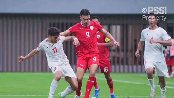 Aksi Jens Raven dalam laga Timnas Iran U-20 Vs Timnas Indonesia U-20 di Piala Asia U-20 2025 yang dilangsungkan di Shenzhen Youth Football Training Base Centre Stadium, Shenzhen, Rabu (13/2/2025). (Dok. PSSI)