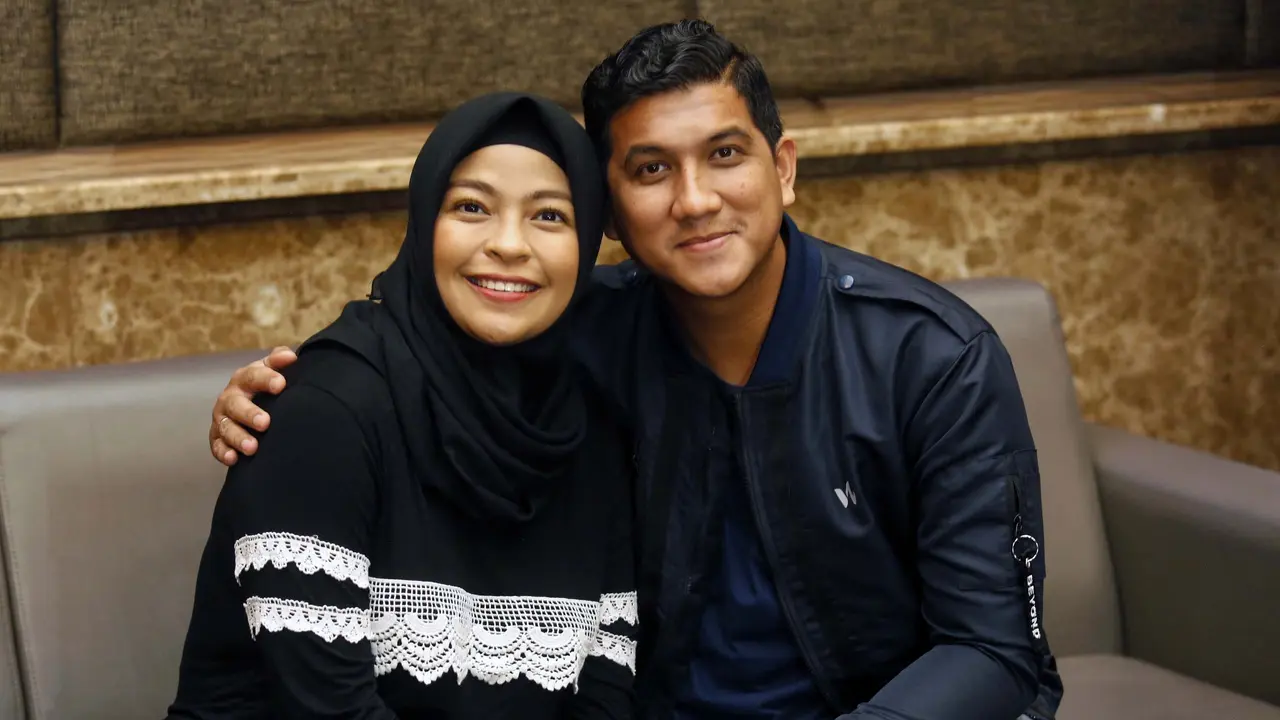 [Fimela] Tantri Kotak Melahirkan