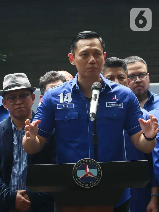 AHY beserta pengurus DPP menyatakan bersyukur atas putusan Mahkamah Agung yang menolak Peninjauan Kembali (PK) yang diajukan Kepala Staf Kepresidenan (KSP) Moeldoko tentang kepengurusan Partai Demokrat. (Liputan6.com/Herman Zakharia)