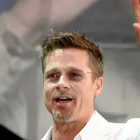 Sejak gugatan cerai yang diajukan Jolie beberapa bulan lalu, hubungan Jolie dan Pitt pun juga mengalami perubahan. Tak hanya dengan Jolie, seperti  yang diketahuin bahwa Brad Pitt tak bisa bertemu anak-anaknya dengan mudah. (AFP/Bintang.com)