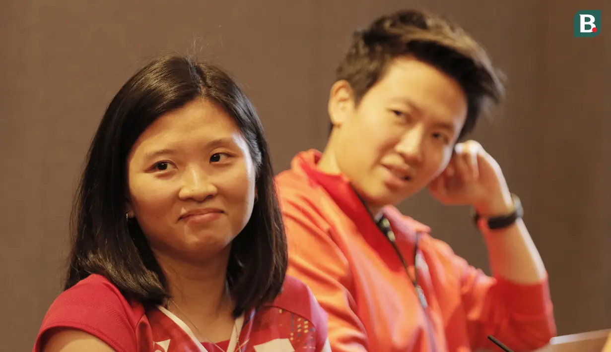 Pebulutangkis Indonesia Debby Susanto dan Liliyana Natsir saat jumpa dengan content creators di Jakarta, Selasa (24/7/2018). Acara tersebut dalam rangka memberi dukungan untuk para atlet jelang Asian Games 2018. (Bola.com/M Iqbal Ichsan)