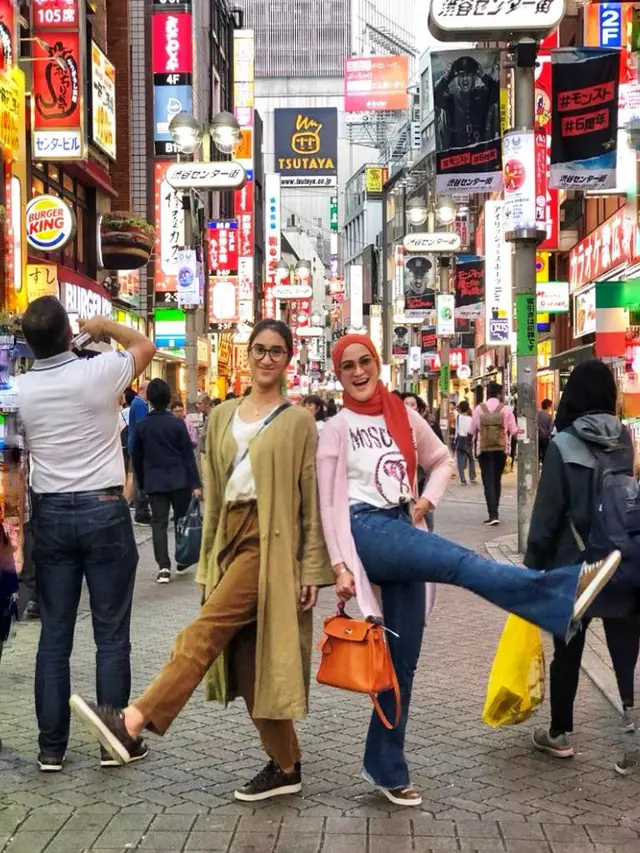 Marisa Tumbuan dan  Adellia Adaninggar owner Ginger.Luxthings