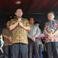 Jaksa Agung Muda Pidana Umum (Jampidum) Noor Rachmad memberi keterangan kepada awak media saat penerimaan berkas perkara tahap 1 kasus Perkara Ahok di Kejaksaan Agung, Jakarta, Jumat (25/11). (Liputan6.com/Helmi Afandi)