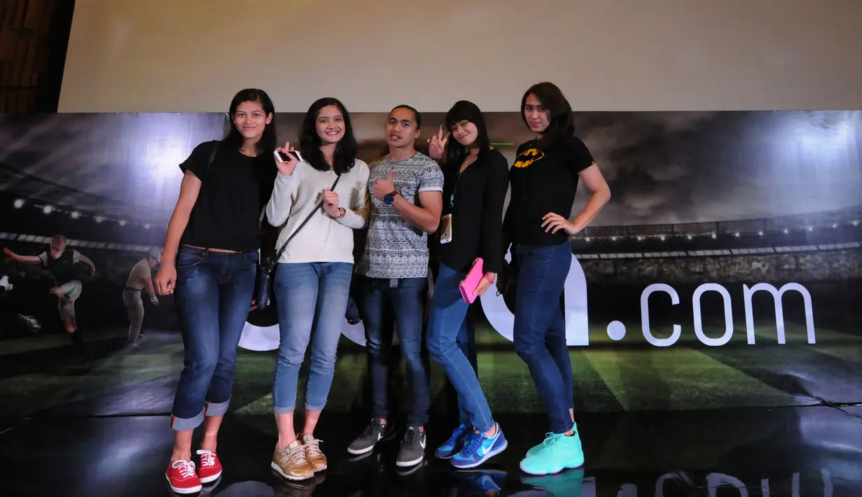 Sejumlah pevoli nasional menyempatkan hadir dalam peluncuran portal berita olahraga online Bola.com di Jakarta, Selasa (28/4/2015). (Liputan6.com/Helmi Fithriansyah)