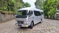 Bidik Sektor Pariwisata, Ini Keunggulan Fuso Canter Bus Terbaru (Arief A/Liputan6.com)