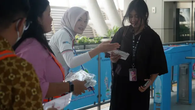 KAI melakukan sosialisasi anti pelecehan di Stasiun Dukuh Atas bagi seluruh pengguna LRT Jabodebek.