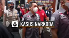 Dengan berbaju merah khas tahanan, ketiganya digelandang untuk pengembangan kasus.